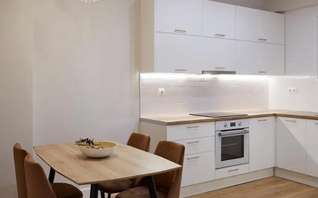 Central & Comfy apartment 2mins walking from metro