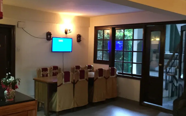 Hotel Woodland