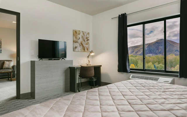 Silver Creek Hotel