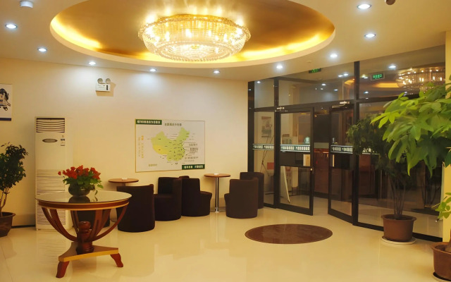 GreenTree Inn Chaoyang Shuangta District Bus Station