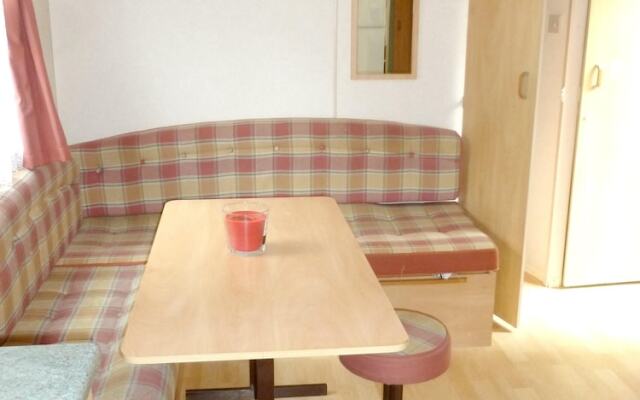 Bungalow With 2 Bedrooms in Agde, With Pool Access and Furnished Garde