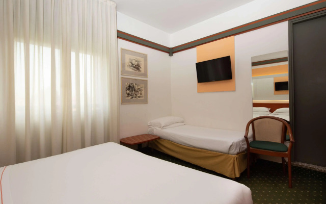 Jet Hotel, Sure Hotel Collection by Best Western