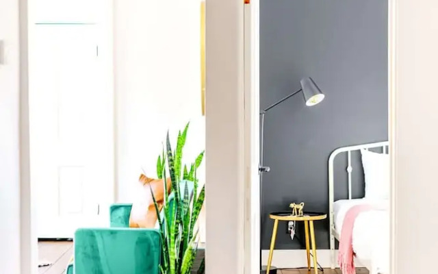 Prime Location Clean Top Rated Free Parking