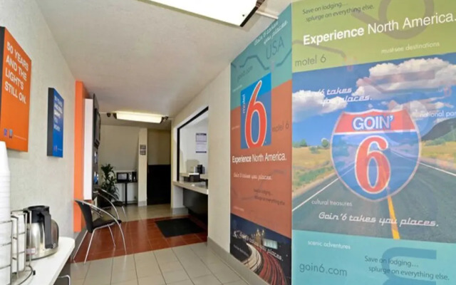 Motel 6 South Haven, KS