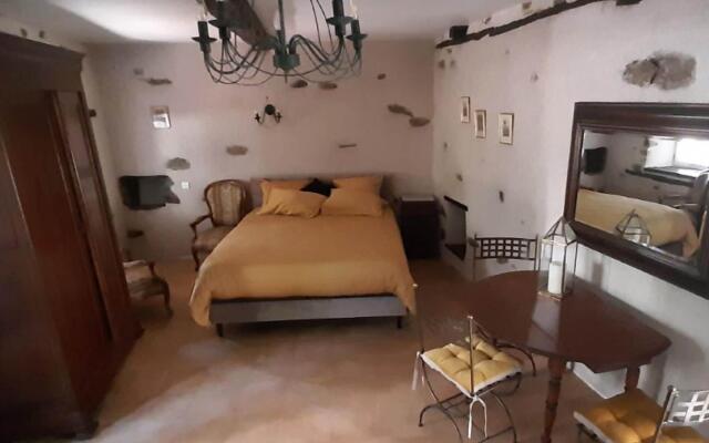 Traditional holiday home in Altillac with private pool