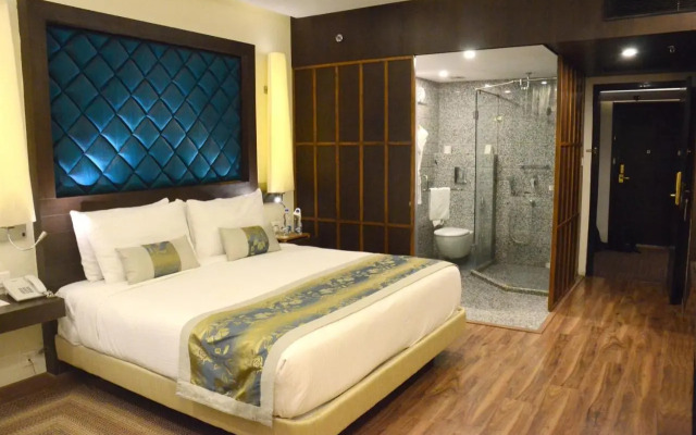 Clarks Avadh