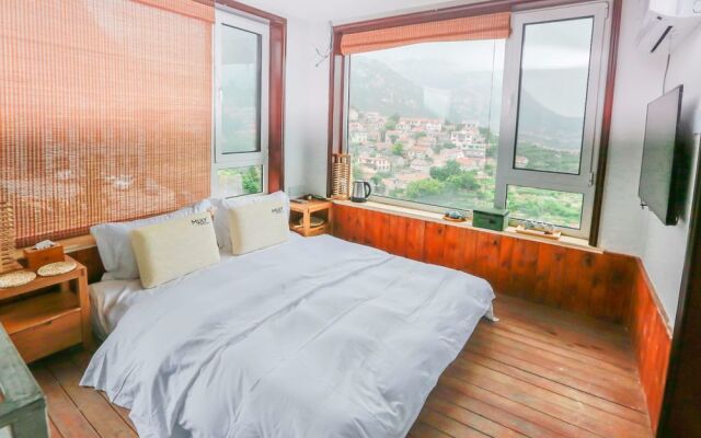 Qingdao Lohas Home Hotel