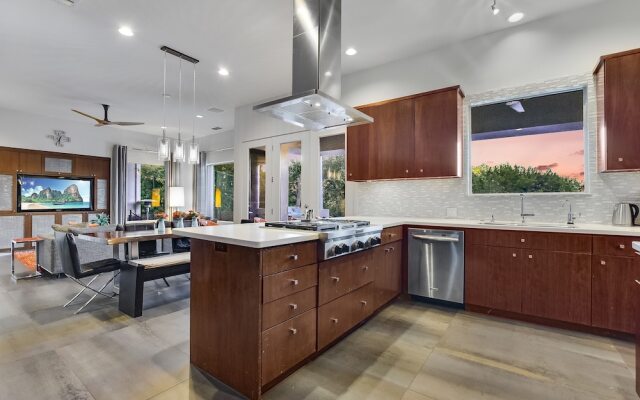 510 Austin - 5 Br Home