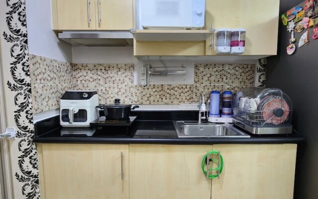 Elegant Studio @ Grass Residences 1-5 persons only, Quezon City