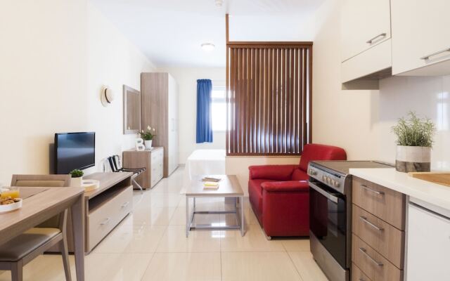 Blubay Apartments By St Hotels