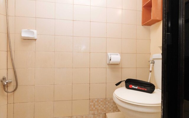 Reddoorz Plus @ Rsg Legarda Manila