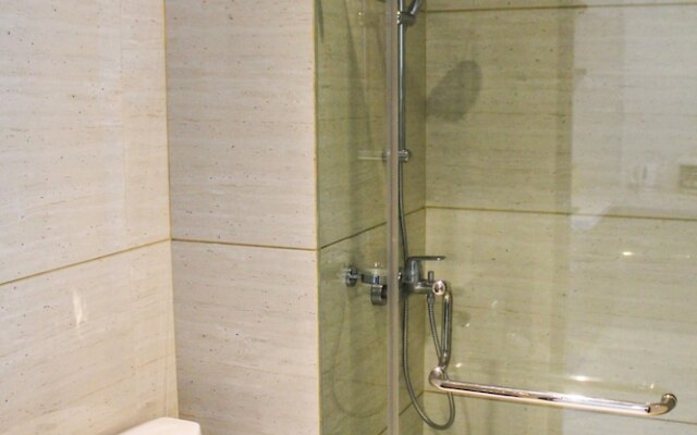 Studio @ Brooklyn SOHO & Suites Alam Sutera Apartment By Travelio