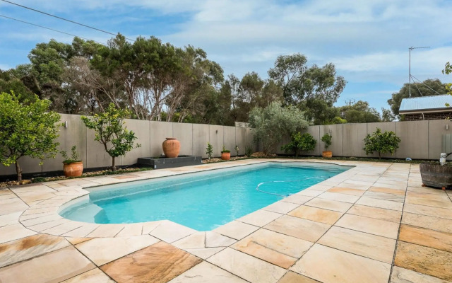 COASTAL VILLA ON BEACHCOMBER NETFLIX Surf Side