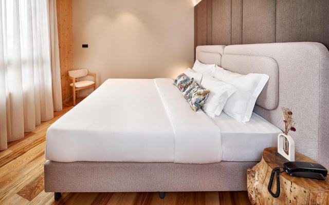 The Log Porto Hotel by Piamonte Hotels