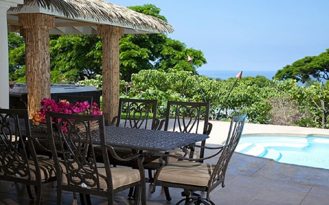 Hale Pinao - Four Bedroom House