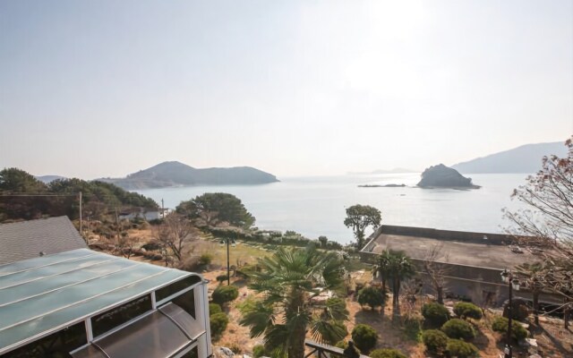 Geoje Som Maeul Pension
