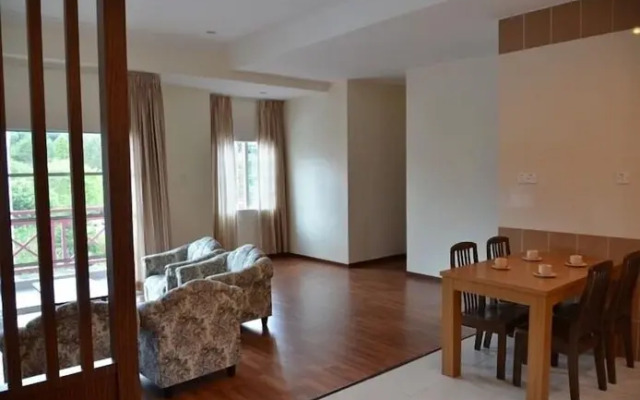Iris House Resort