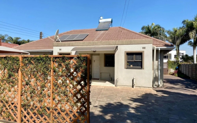 Luxurious 3 bed House Modern Open Plan- Borehole - 2046