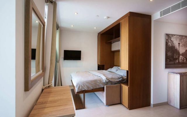 Westone Suite710-hosted by Sweetstay
