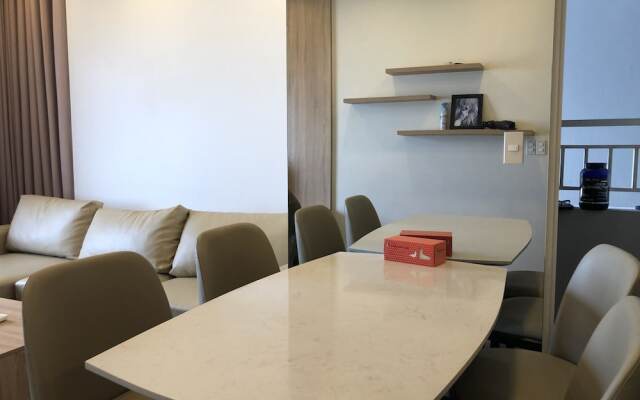 Sunrise City Alms Luxury Apartment