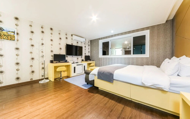 Jeonju Deokjin-dong Hotel Hidden