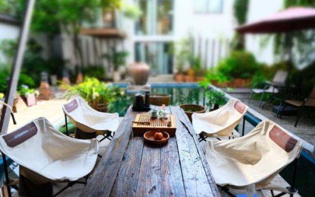 Po return. Slow talk