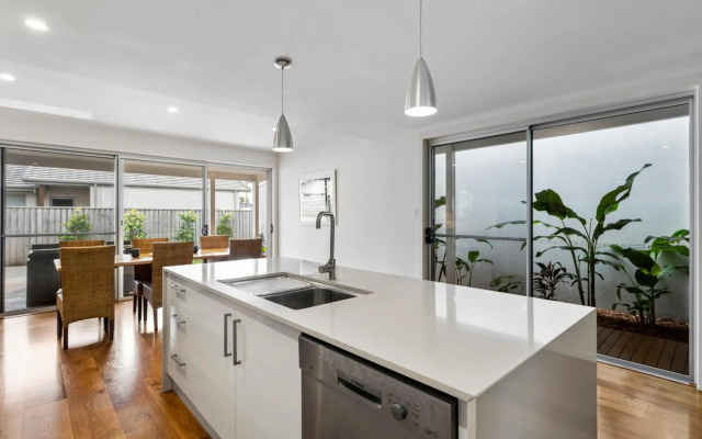 Lennox Retreat