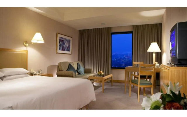 85 Sky Tower Hotel
