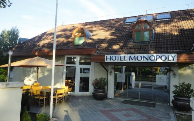 Hotel Monopoly