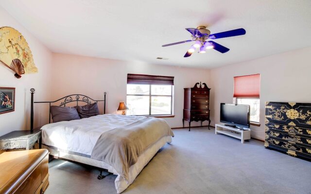 Albuquerque Home w/ Spacious Yard & Fire Pit!