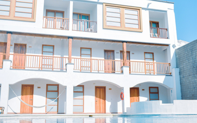 Hotel Sansiraka Suites By GEH Suites