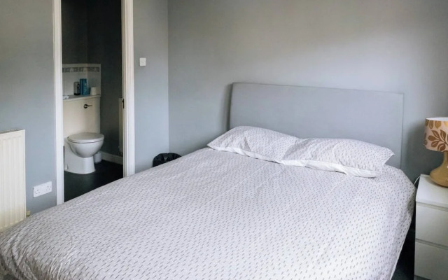 Snug & Serene 2BD Flat - Roseburn
