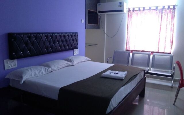 Iroomz Hotel New SS INN