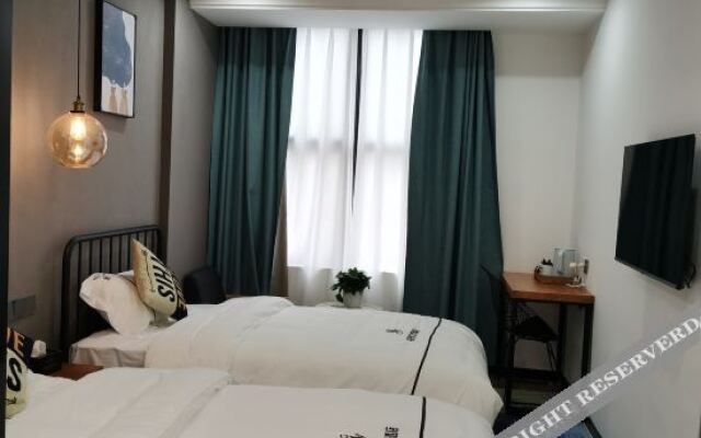Yiman Art Hotel (Zhijin No.2 Branch)