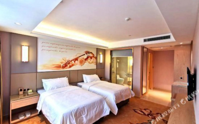 Vienna International Hotel(Puning High Speed Railway Station Store)