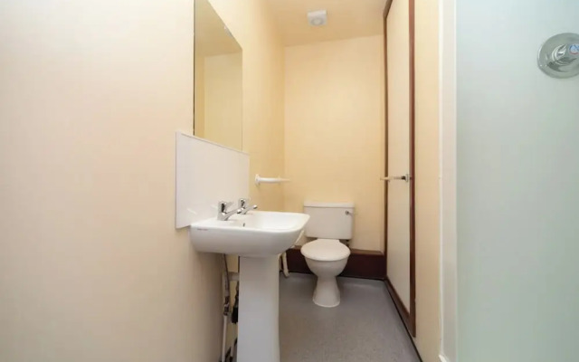 JOIVY Inviting flat near Edinburgh Castle - Adults Only