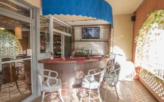 Hallandale Studio in Hallandale Beach