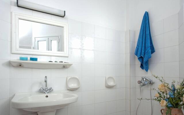 Melissa Apartments, Studios & Suites