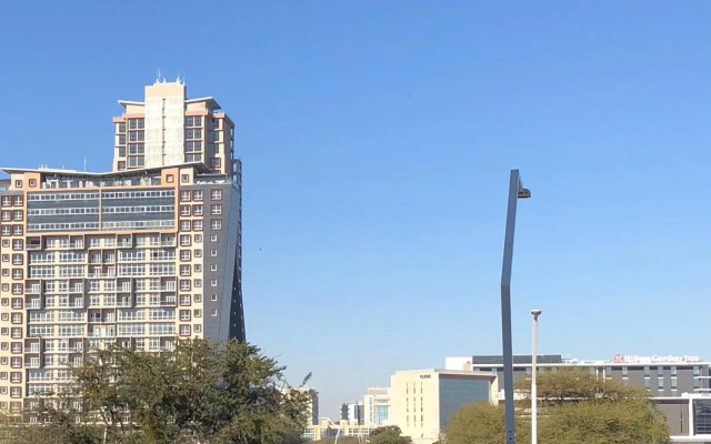 Urban Awe Apartment: iTowers 21st Floor