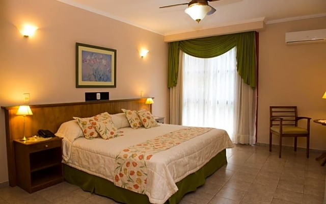 Orquideas Hotel & Cabañas