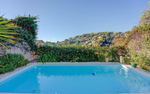 Semiramis at Villa Laurie Mougins