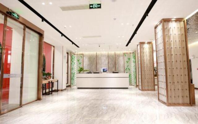 Ziyoudao Hotel (Haikou Haixiu Road Riyue Duty Free Shop)