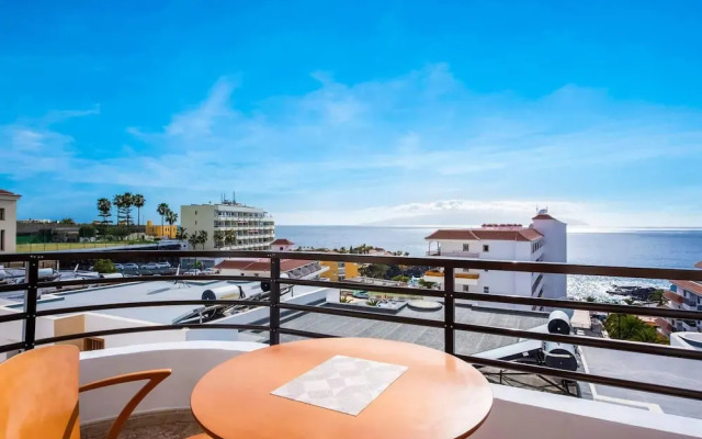 Apartment Edith - Ocean View Just Above the Beach