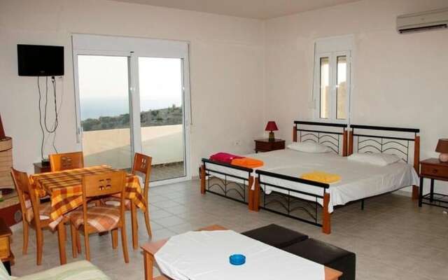 Paterakis Studios Triopetra