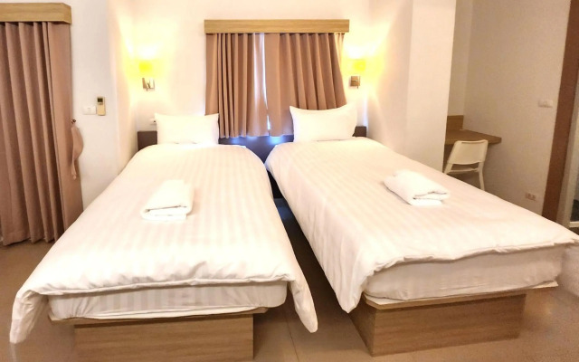 Prom Ratchada Hotel