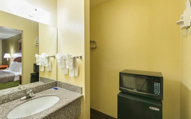 Motel 6 Livingston, TX