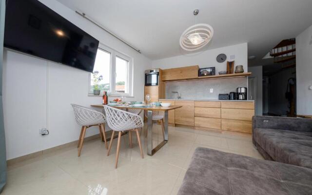 Palit 497/D, Apartment F