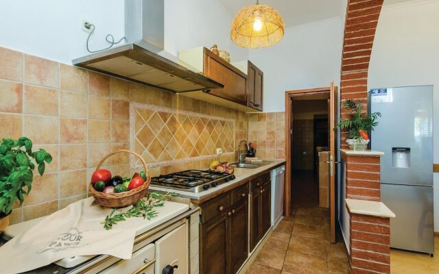 Awesome Home in Drvenik With Wifi and 5 Bedrooms