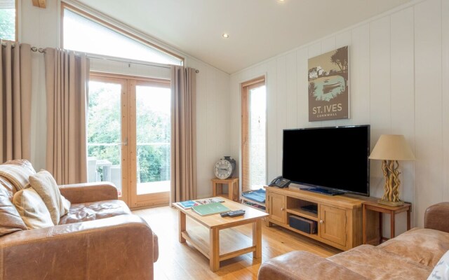 5 Lake View, Looe