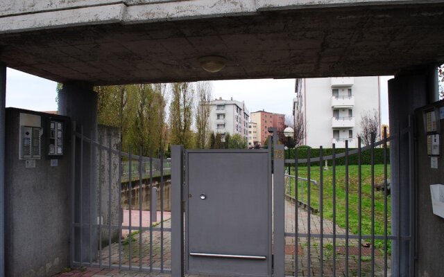 Metropolitan Expo Flat 2